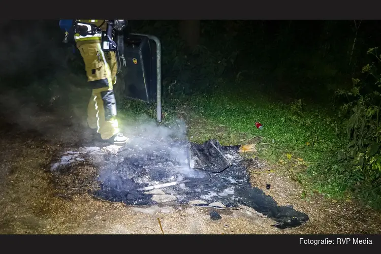 Container naar park gereden en in brand gestoken in Heemskerk