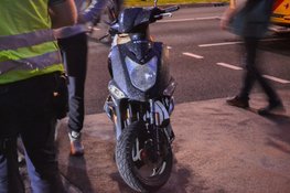 Gewonden na aanrijding tussen scooter en fietser in Beverwijk