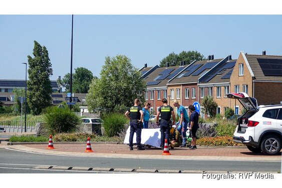 Lichtgewonde na aanrijding op rotonde in Beverwijk