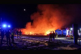 Meerdere strandhuisjes in brand op strand Velsen-Noord