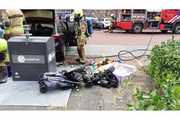 Kofferbak van auto vliegt in brand in Beverwijk