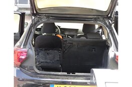 Kofferbak van auto vliegt in brand in Beverwijk