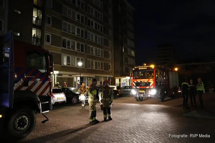 Hulpdiensten opgeroepen voor brand in flat Beverwijk