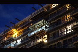 Hulpdiensten opgeroepen voor brand in flat Beverwijk