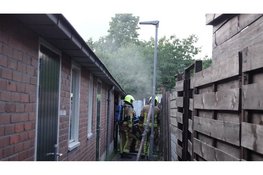 Bewoner probeert zelf brand te blussen in schuur in Heemskerk