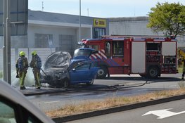 Auto vat plotseling vlam in Beverwijk