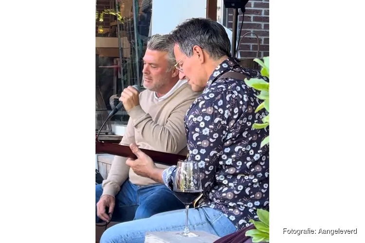 Muzikaal duo The Bundys in Café Camille