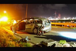 Forse schade na botsing met stilstaande auto op Kanaaldijk