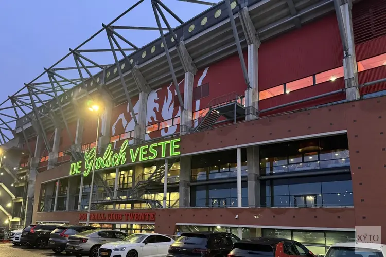 FC Twente wint nipt van Telstar ondanks gemiste strafschop Weghorst