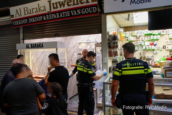 Overval op juwelierswinkel Beverwijkse Bazaar – politie zoekt twee daders