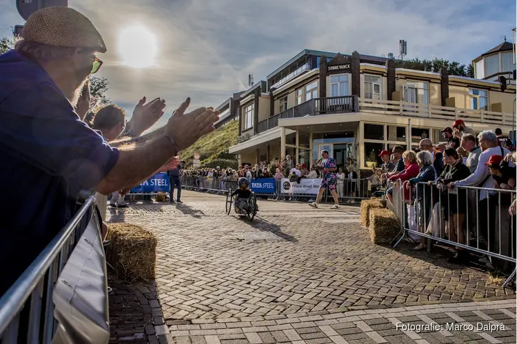 Stadsfotograaf Beverwijk: Zeepkistenrace in Wijk aan Zee brengt verbinding