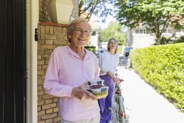 'Deel de zorg': Stichting Thuisgekookt roept mantelzorgers uit Velsen op om de zorg voor een ouder te delen met een buurtgenoot