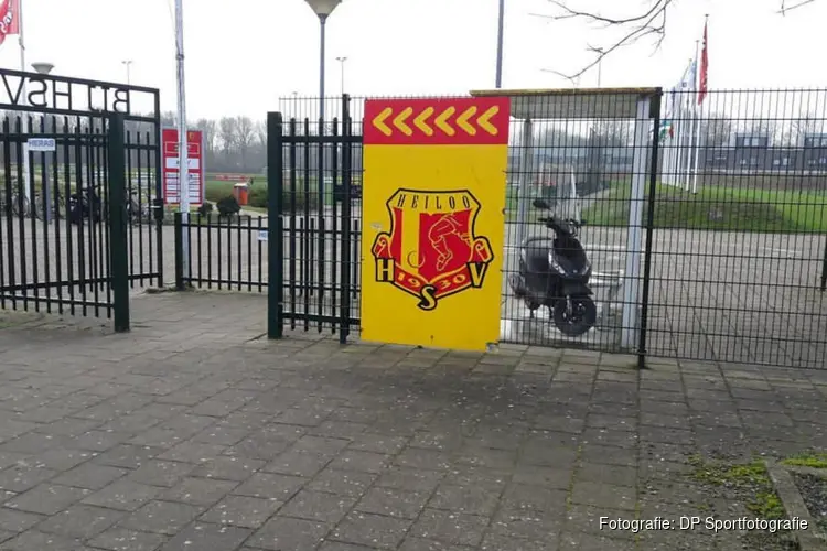 Tien man van HSV gaan onderuit tegen RKVV Velsen