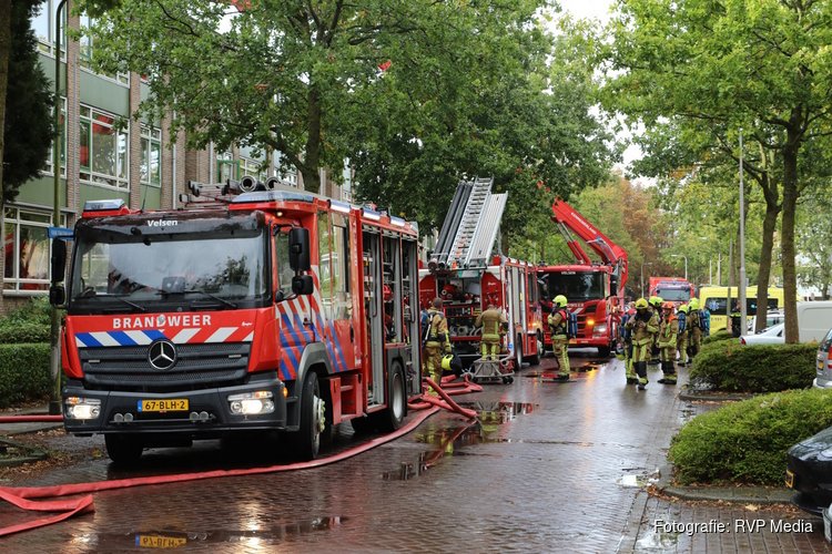Grote brand in portiekflat in Santpoort-Zuid