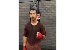 Jaimy Tan maakt zich klaar voor eerste kickbokspartij in A-klasse