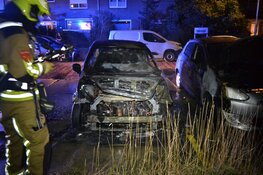 Auto volledig verwoest door brand in Heemskerk