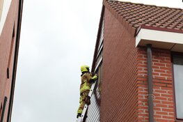 Losgewaaide gevelbekleding zorgt voor inzet brandweer in Heemskerk