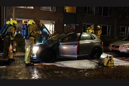 Auto deels uitgebrand op parkeerplaats in Beverwijk