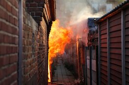 Meerdere schuren in brand aan Zeeuwstraat in Velsen-Noord