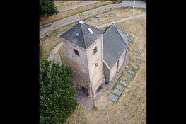 77 jaar na Godfried Bomans overnacht Polderdichter Leo Richardson in de Stompe Toren